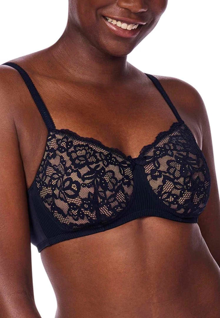 Amoena Kyra Padded Mastectomy Bra